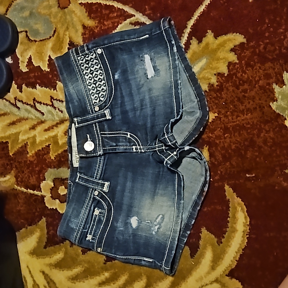 BKE denim Stella Distressed Denim 2.5" Shorts